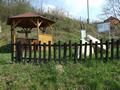 Boleradice - Altánek s posezením na začátku naučné stezky Paseky - Hrad